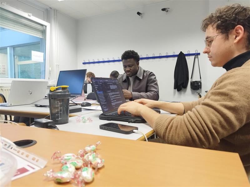 Bc7cbbbc 59a9 4e80 Aa36 D9e213b87090